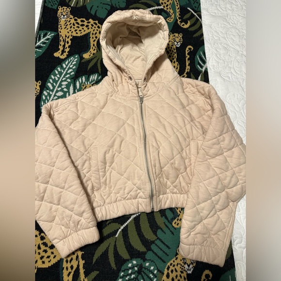 Forever 21 Jackets & Blazers - cropped quilted jacket